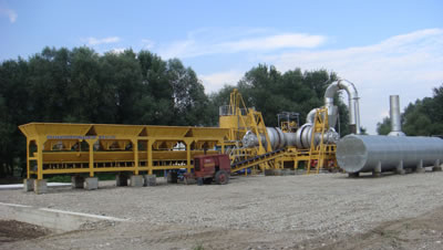 Usina dosadora de asfalto móvel